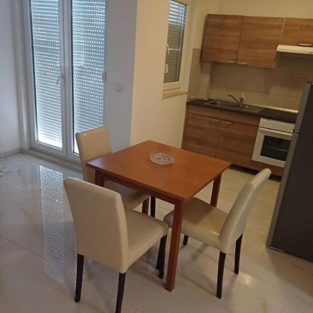 Apartment Zdrave - Free Parking Makarska Eksteriør bilde